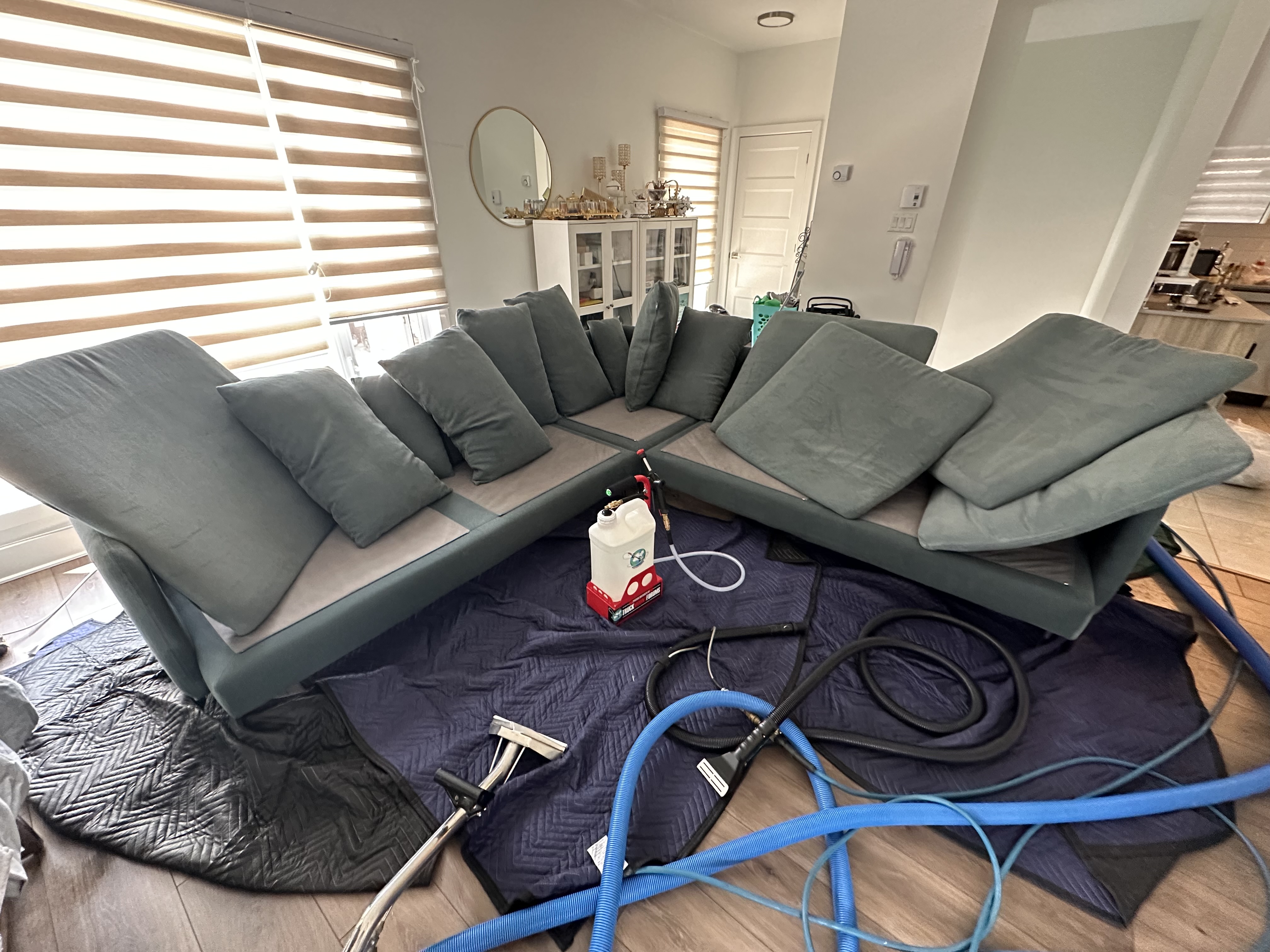 Sofa modulaire après nettoyage - restauration complète